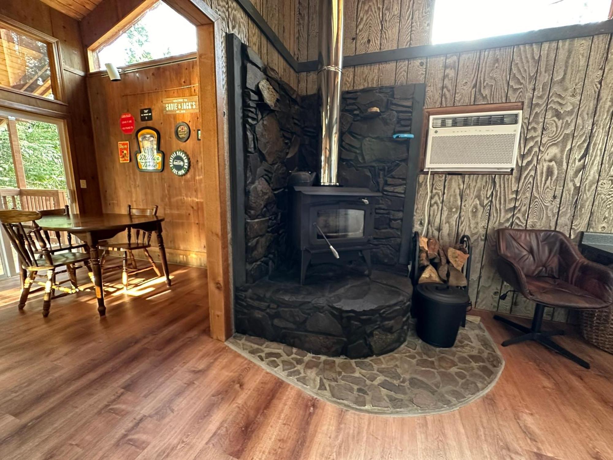 The Cabin In 팩우드 외부 사진